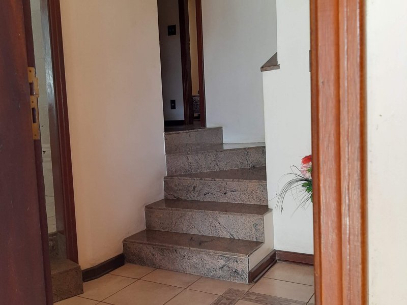 Casa à venda Centro com 250m² e 3 quartos por R$ 570.000 - 1387039983-inbound2476118941120751653.jpg