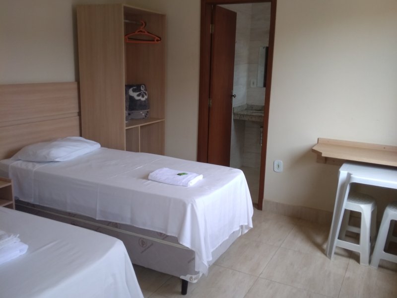 Comercial à venda Saudade/Bom Jesus com 1300m² e 1 quarto por R$ 4.900.000 - 2032462848-suite-1-cama-casal-e-1-solteiro.jpg