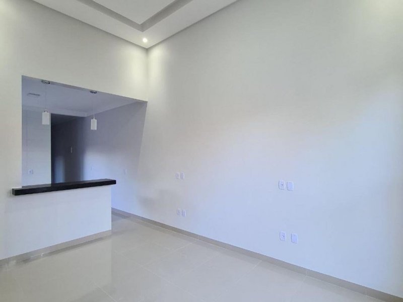 Casa à venda Jardim Planalto Verde com 200m² e 2 quartos por R$ 200.000 - 220073357-sala.jpeg