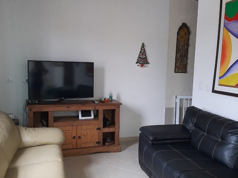 Casa à venda Jardim Regina com 95m² e 3 quartos por R$ 270.000 - 1035666758-85d3532d-ee63-453f-a52f-42b0826db5ec.jpg