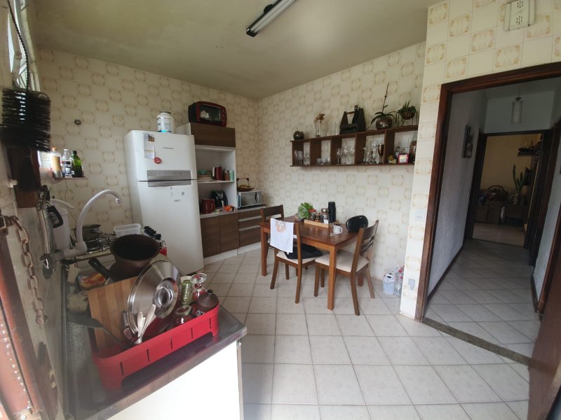Casa à venda Santa Mônica com 95m² e 3 quartos por R$ 850.000 - 569591903-foto-cozinha.jpg