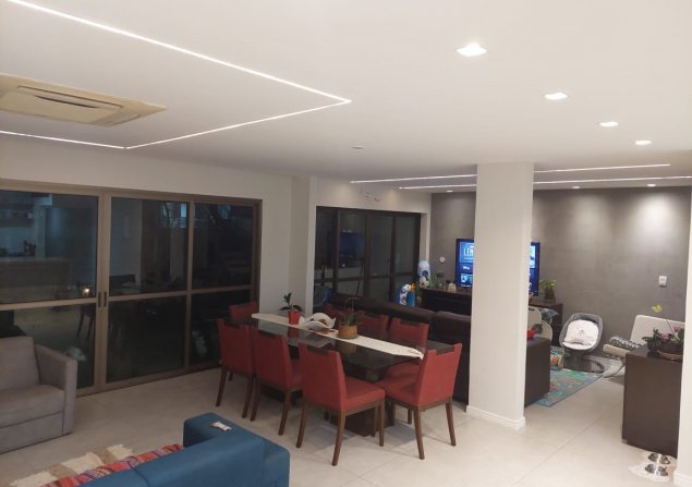 imóvel com 195m²