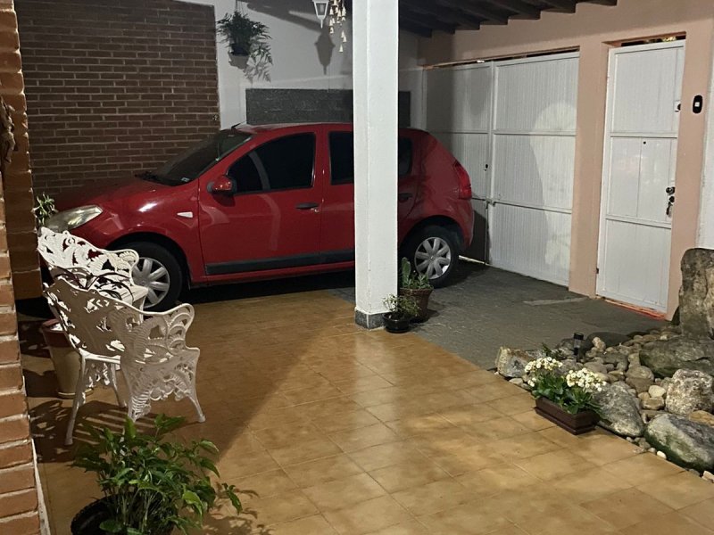 Casa à venda Bosque dos Eucaliptos com 200m² e 4 quartos por R$ 760.000 - 1784437266-casa-garagem-2.jpeg