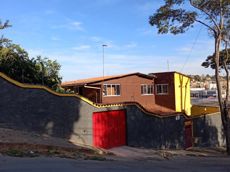 Casa à venda Goiânia com 354m² e 3 quartos por R$ 650.000 - 214477823-28.jpg