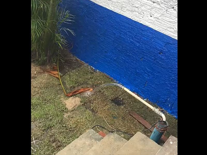 Casa à venda NOVO ALEIXO com 200m² e 3 quartos por R$ 210.000 - 1115863247-bomba.JPG