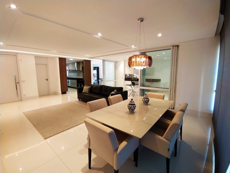imóvel com 214m² - Gleba Fazenda Palhano - Londrina
