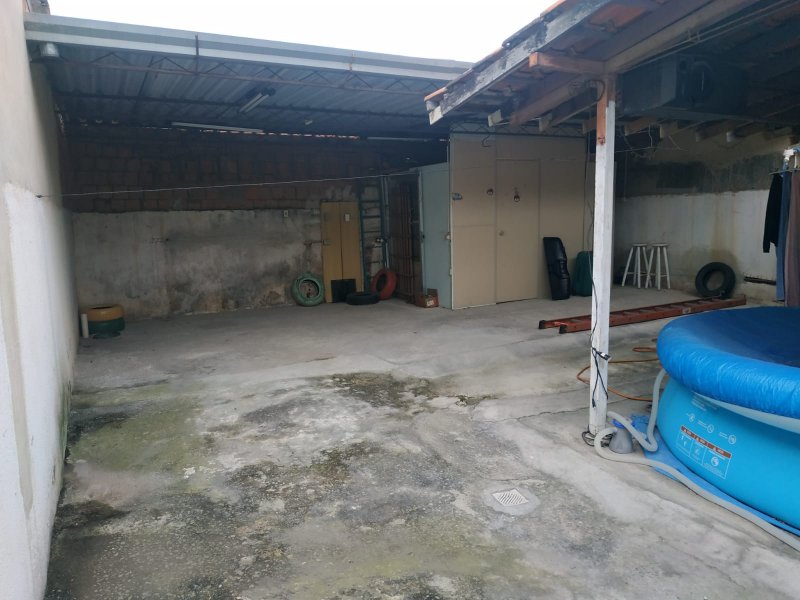 Casa à venda Campo Grande com 188m² e 2 quartos por R$ 295.000 - 2132797482-garagem-coberta-e-quintal-fundos-4.jpeg