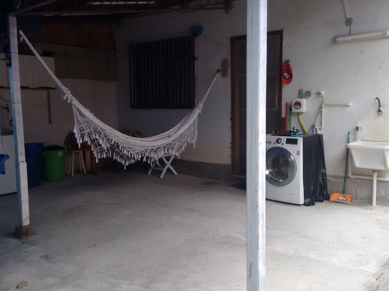 Casa à venda Campo Grande com 188m² e 2 quartos por R$ 295.000 - 2694589-varanda-coberta-fundos-2.jpg