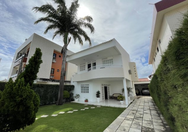 imóvel com 271m²