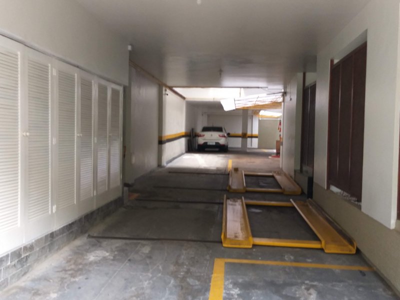 Apartamento à venda Tijuca com 58m² e 2 quartos por R$ 350.000 - 181350676-garagem-acesso.jpg