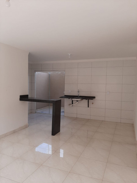 Apartamento à venda Centro com 63m² e 2 quartos por R$ 190.000 - 1254606592-cozinha-area-de-servico-e-ventilacao.jpeg