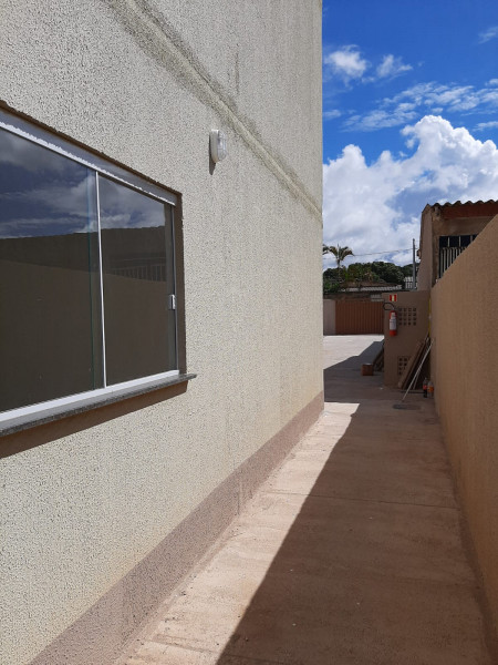 Apartamento à venda Centro com 63m² e 2 quartos por R$ 190.000 - 165735886-corredor.jpeg
