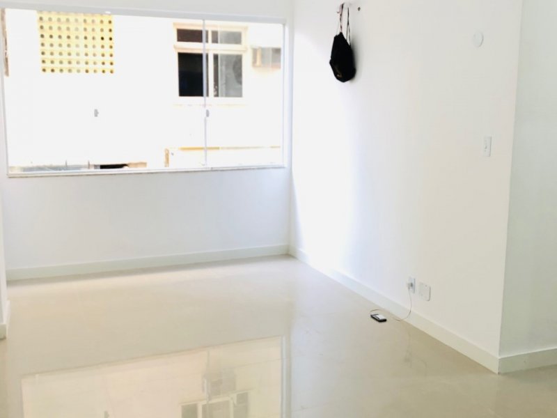 Apartamento à venda Laranjeiras com 70m² e 2 quartos por R$ 630.000 - 1796160937-2.jpg