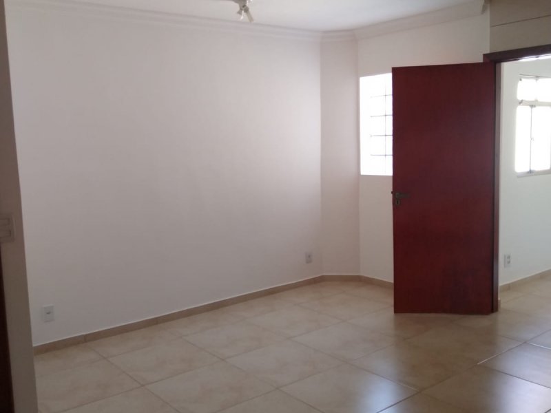 Casa à venda Jardim Santa Lucia com 200m² e 3 quartos por R$ 750.000 - 950258840-foto16.jpeg