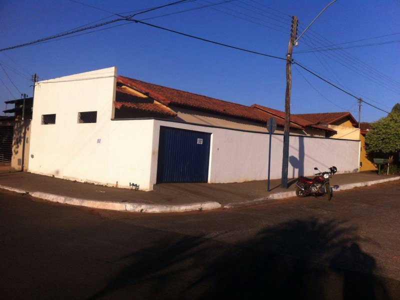 Casa à venda Centro com 200m² e 4 quartos por R$ 240.000 - 1335609297-alugar-casa-1.jpg