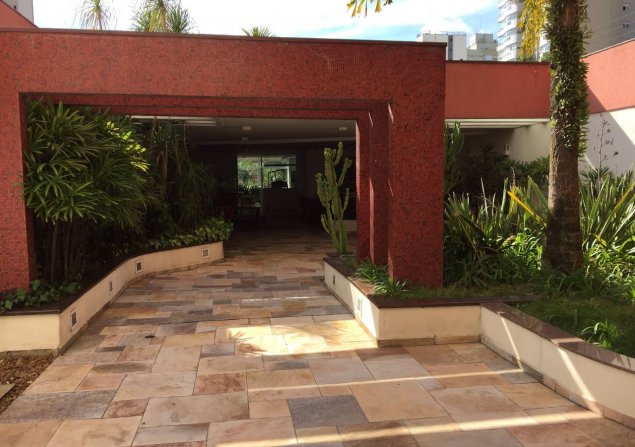 imóvel com 375m²