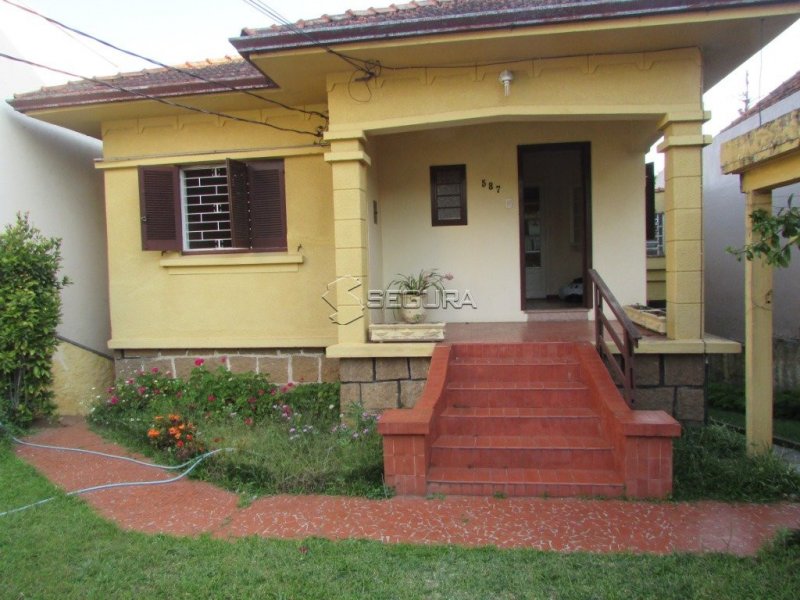 Terreno à venda N. Sra. das Gracas com 1320m² e 1 quarto por R$ 690.000 - 1579802120-casa-1.jpg
