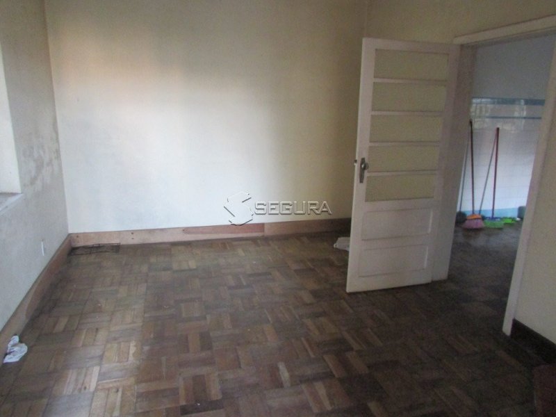 Terreno à venda N. Sra. das Gracas com 1320m² e 1 quarto por R$ 690.000 - 39626787-casa-3.jpg