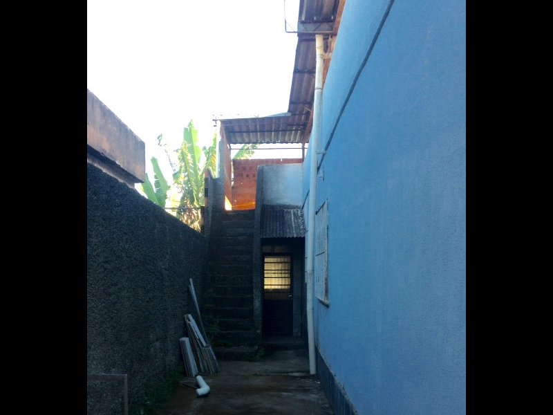 Casa à venda Santa Efigênia com 181m² e 4 quartos por R$ 350.000 - 22844404-lateral-escada.jpg
