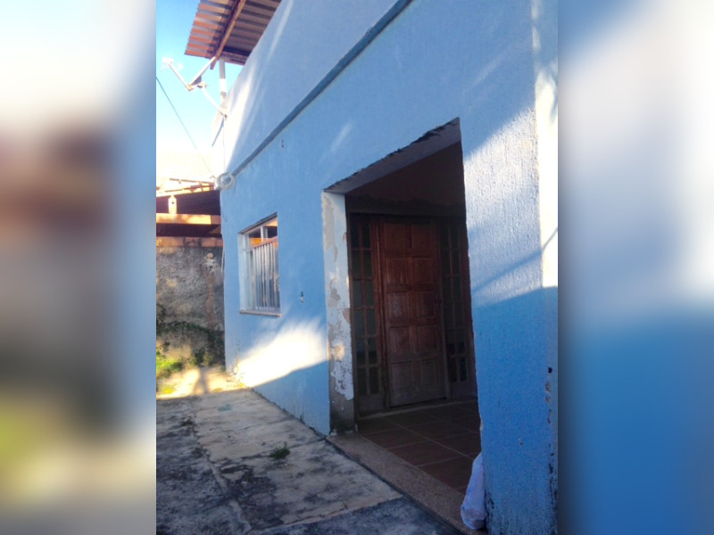 Casa à venda Santa Efigênia com 181m² e 4 quartos por R$ 350.000 - frente-casa.jpg