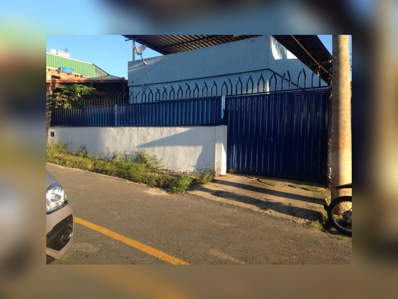 Casa à venda Santa Efigênia com 181m² e 4 quartos por R$ 350.000 - frente-rua-2.JPG