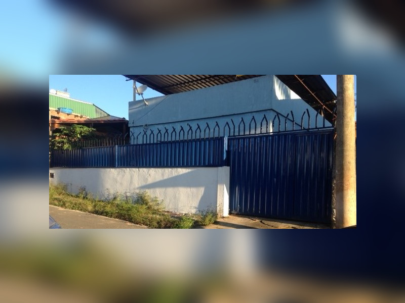 Casa à venda Santa Efigênia com 181m² e 4 quartos por R$ 350.000 - frente-rua.jpg