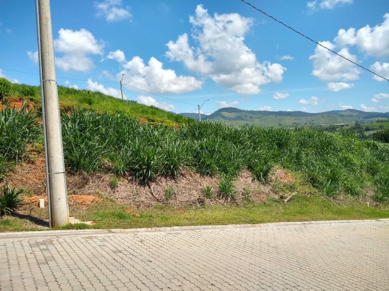 Terreno à venda Gilberto Machado com 300m² e 1 quarto por R$ 65.000 - 1986192701-d2a6ba2b-fb3a-437e-8e29-ff51bf17c6a1.jpg