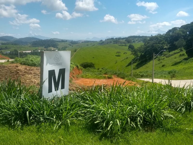 Terreno à venda Gilberto Machado com 300m² e 1 quarto por R$ 65.000 - 793131630-628f9169-7338-4648-aed0-5056907fca1a.jpg