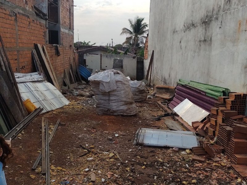 Terreno à venda Jardim Sao Francisco (Nova Veneza) com 150m² e 1 quarto por R$ 140.000 - 1944656328-64d29199-8adc-4c9c-a033-a312bc977859.jpg