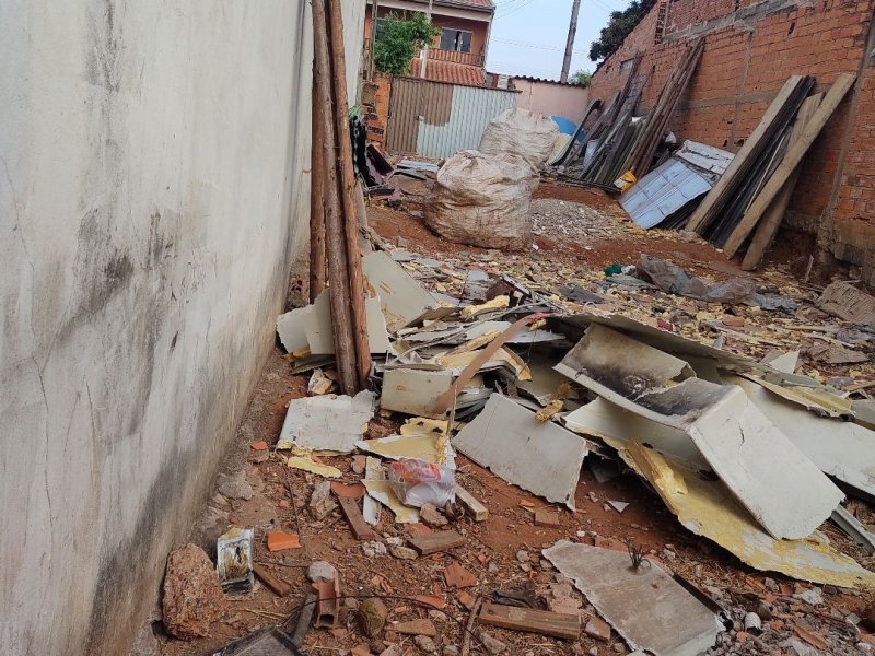 Terreno à venda Jardim Sao Francisco (Nova Veneza) com 150m² e 1 quarto por R$ 140.000 - 738405466-bbeb1b27-a08f-437b-a53c-93d30f269277.jpg