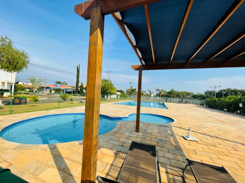 Casa de condomínio à venda Parque Residencial São Marcos com 200m² e 3 quartos por R$ 980.000 - 1358016153-e7f951bc-4d28-4e2e-bb44-363e1bc4363e.jpeg