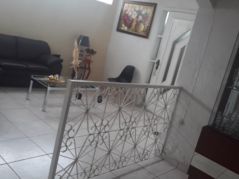 Casa à venda Jardim Samambaia com 245m² e 4 quartos por R$ 470.000 - 1376759729-16334401861838381409323299635698.jpg