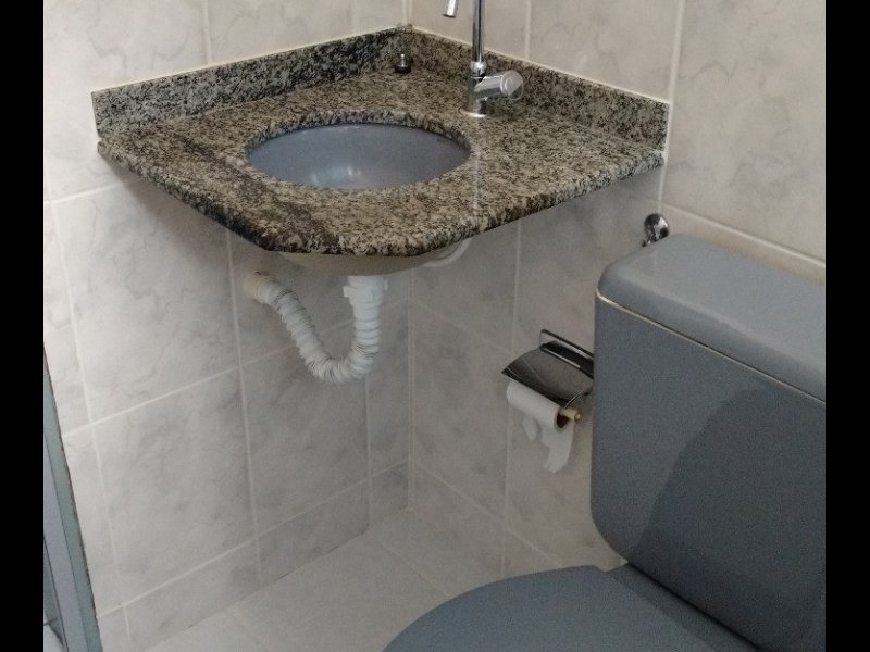 Apartamento à venda Ponta Negra com 55m² e 2 quartos por R$ 130.000 - 1968773828-banheiro.jpeg