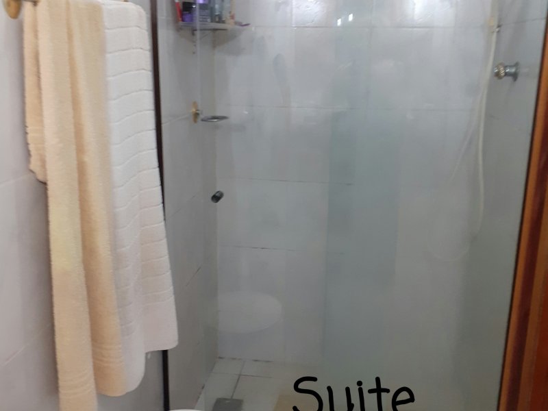 Casa à venda Guaratiba com 90m² e 3 quartos por R$ 550.000 - 1211158482-foto-07-box-suite.jpg