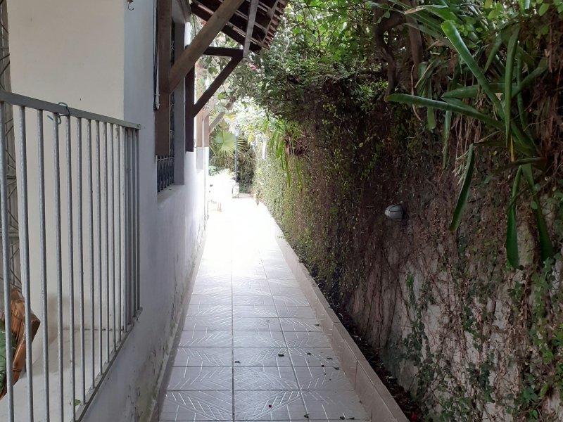 Casa à venda Guaratiba com 90m² e 3 quartos por R$ 550.000 - 141845417-foto-25-lateral-da-casa.jpg
