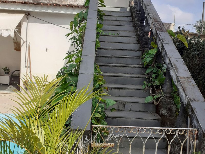 Casa à venda Guaratiba com 90m² e 3 quartos por R$ 550.000 - 1450224611-foto-17-escada-para-terraco.jpg