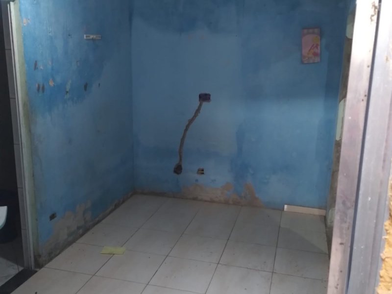 Casa à venda Amador Bueno com 10m² e 5 quartos por R$ 150.000 - 2043533717-08d71fe5-96bf-4a7b-894e-ca8105e0d6d5.jpeg