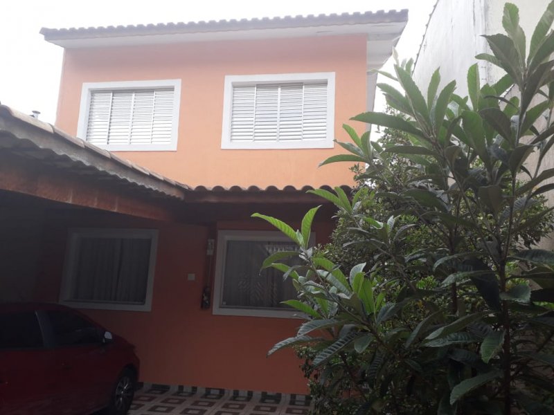 Casa à venda Bortolândia com 160m² e 3 quartos por R$ 680.000 - 554721455-fachada-da-casa-e-parte-do-jardim.jpg