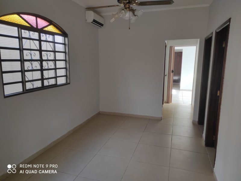 Casa à venda Vila Virginia com 170m² e 3 quartos por R$ 350.000 - 1691862661-f4ace074-c956-400f-ac0f-75b7031d5d6b.jpg