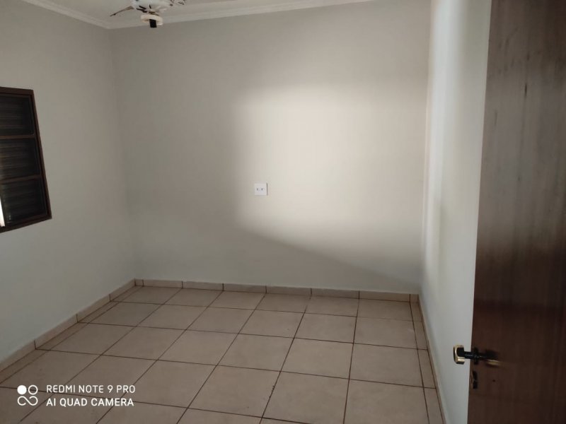Casa à venda Vila Virginia com 170m² e 3 quartos por R$ 350.000 - 663811224-82176d74-7d8e-46a2-93cd-0d35131ccfac.jpg
