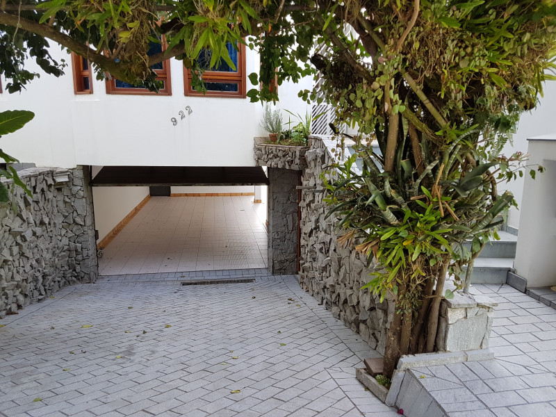 Casa à venda Jardim Nossa Senhora do Carmo com 270m² e 3 quartos por R$ 840.000 - 1102885273-entrada.jpg