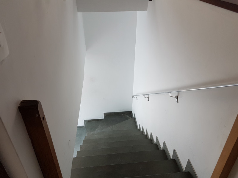 Casa à venda Jardim Nossa Senhora do Carmo com 270m² e 3 quartos por R$ 840.000 - 1139238375-escada-despensa.jpg