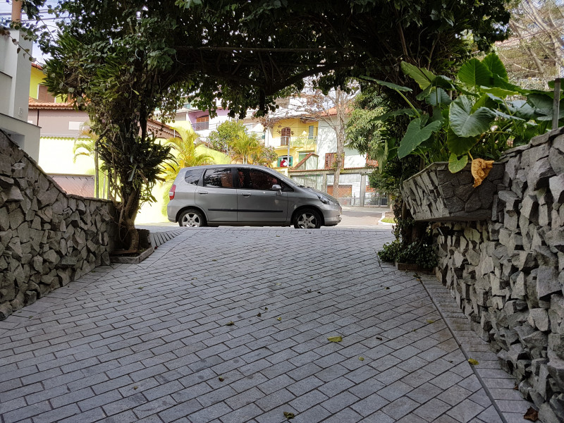 Casa à venda Jardim Nossa Senhora do Carmo com 270m² e 3 quartos por R$ 840.000 - 1174915929-saida-casa.jpg