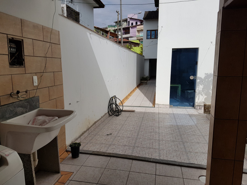 Casa à venda Jardim Nossa Senhora do Carmo com 270m² e 3 quartos por R$ 840.000 - 240356223-fundos.jpg