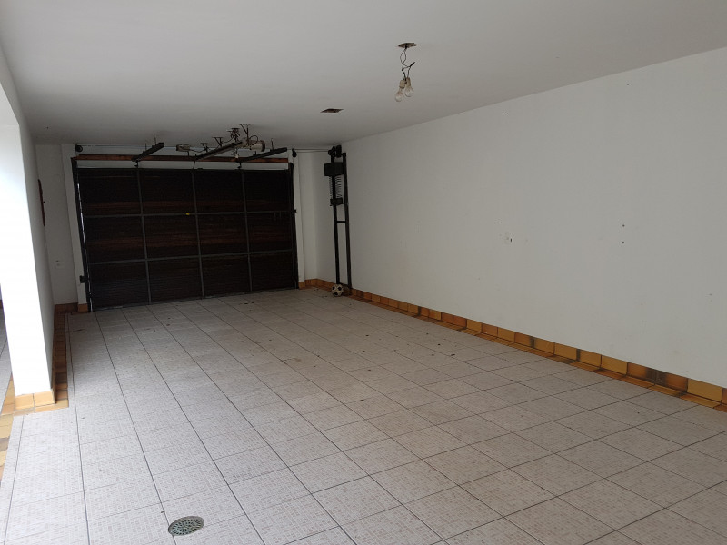 Casa à venda Jardim Nossa Senhora do Carmo com 270m² e 3 quartos por R$ 840.000 - 760330225-garagem.jpg
