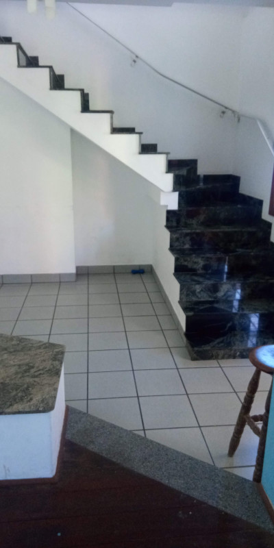 Casa à venda Jardim Nossa Senhora do Carmo com 270m² e 3 quartos por R$ 840.000 - 873991448-escada-sala.jpeg