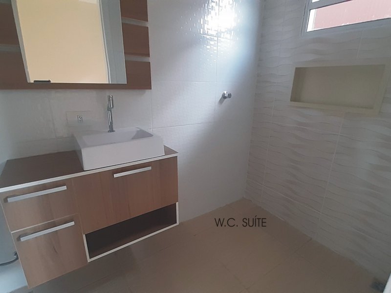Casa à venda Portal dos Pioneiros com 82m² e 3 quartos por R$ 370.000 - 1437113884-wc-suite.jpg
