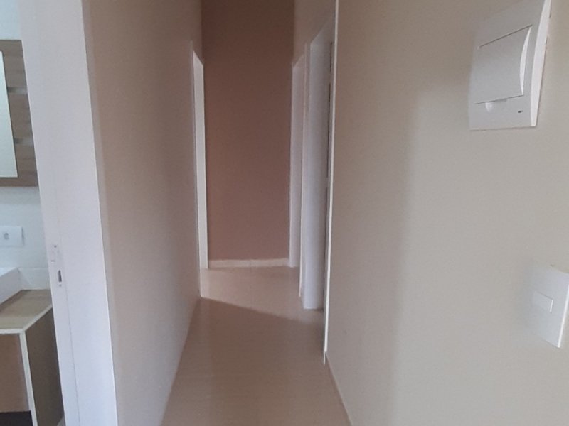 Casa à venda Portal dos Pioneiros com 82m² e 3 quartos por R$ 370.000 - 2026047574-corredor.jpeg