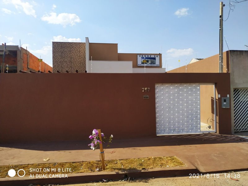 Casa à venda Portal dos Pioneiros com 82m² e 3 quartos por R$ 370.000 - 647078560-01.jpg