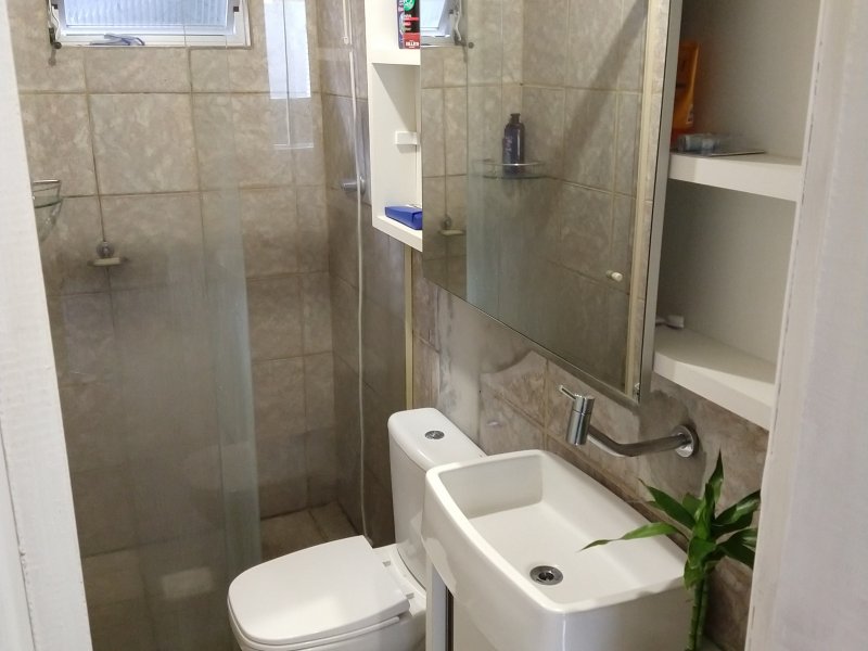 Apartamento à venda Cachoeira do Bom Jesus com 86m² e 4 quartos por R$ 350.000 - 33555449-banheiro-inferior-1b.jpg